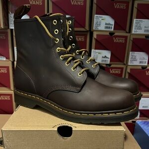 Dr. Martens Men's 1460 Crazy Horse Brown Boots